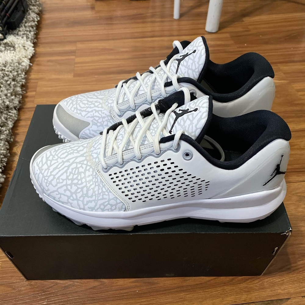 SOLD Jordan Trainer ST G White Wolf Grey Men’s 9.5